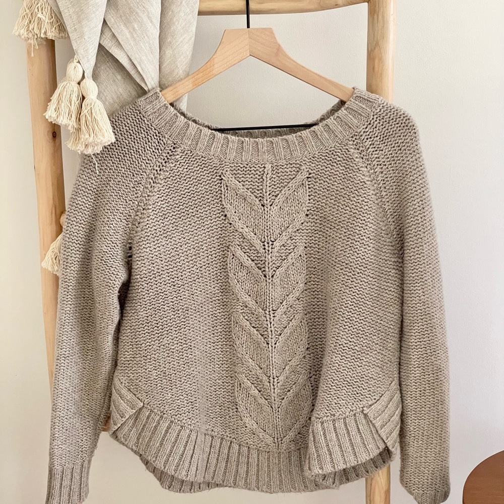 Aerie Gray Crewneck Sweater medium weight/size M
